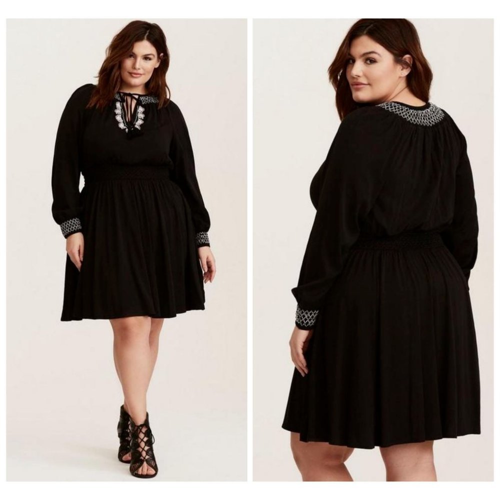 Torrid Black Smock Neck Skater Dress with Embroidery Women's Sz 2x / 18-20